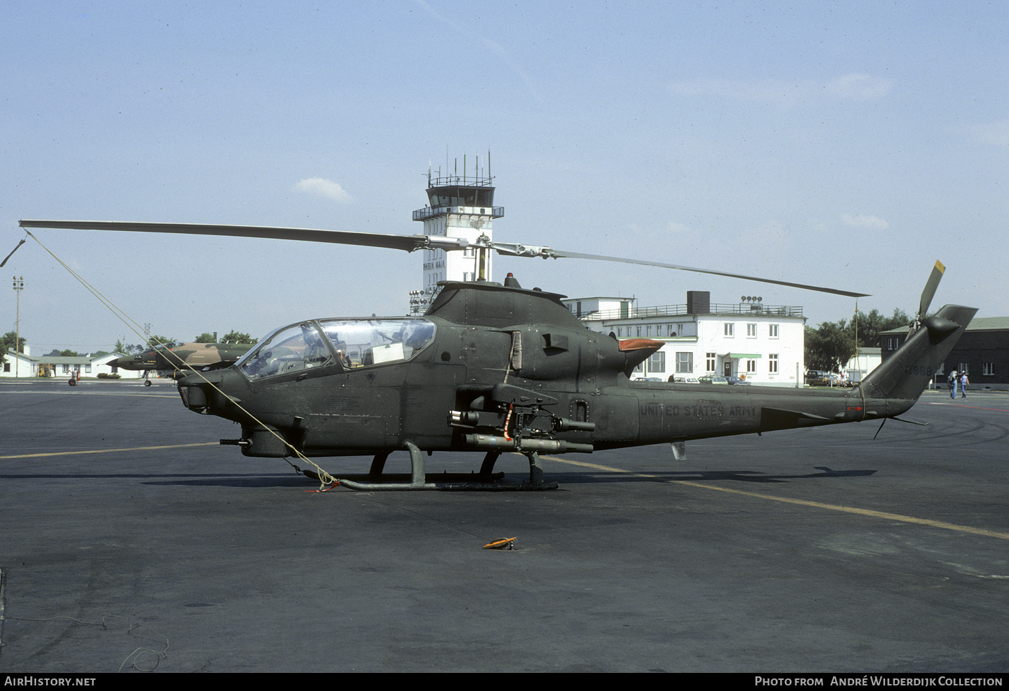 Aircraft Photo of 70-15988 / 15988 | Bell AH-1S Cobra (209) | USA - Army | AirHistory.net #689100