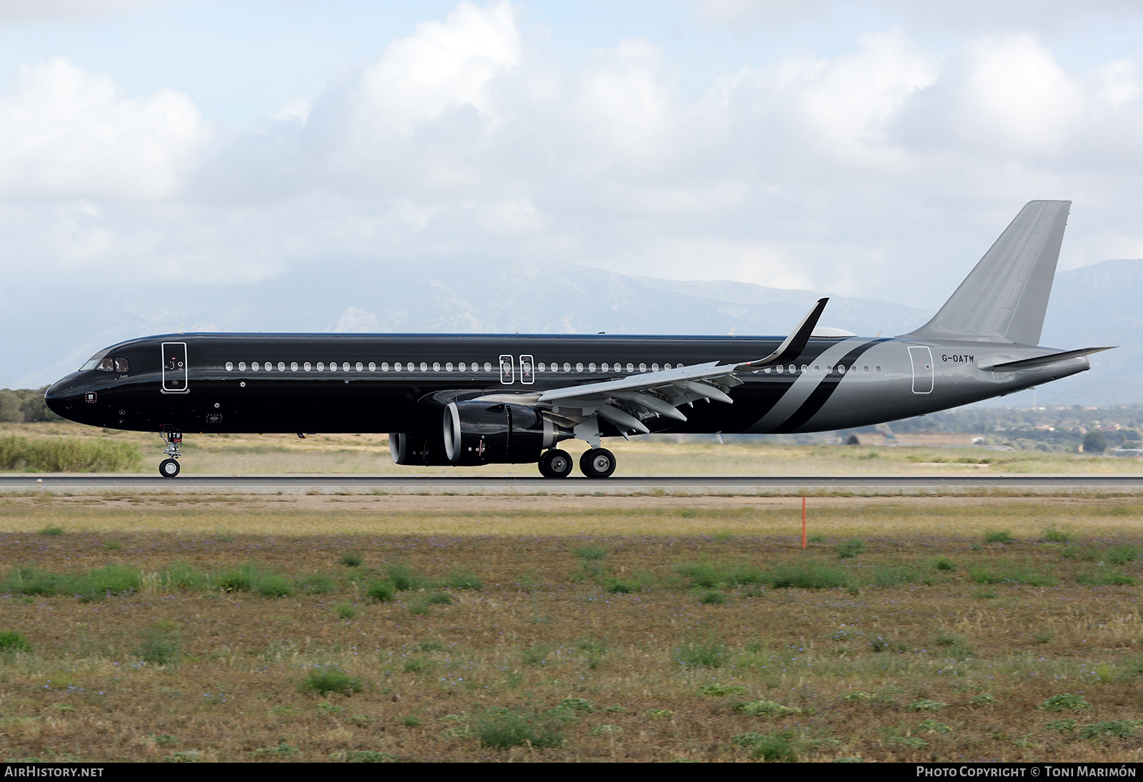 Aircraft Photo of G-OATW | Airbus A321-253NX | Titan Airways | AirHistory.net #689161