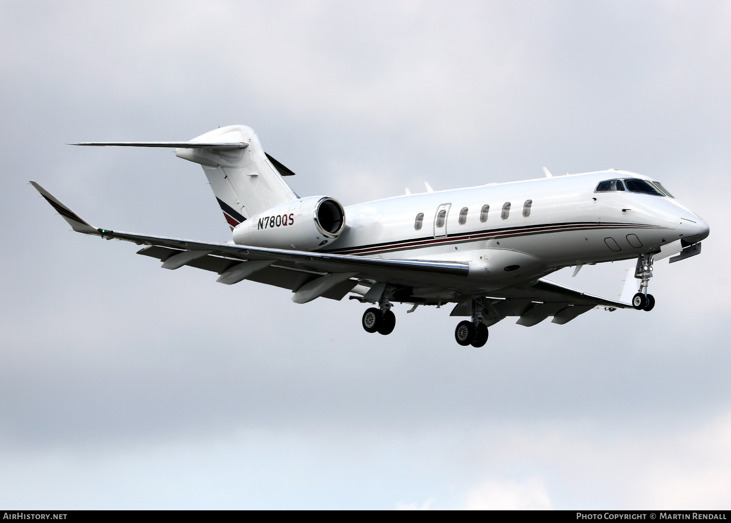 Aircraft Photo of N780QS | Bombardier Challenger 350 (BD-100-1A10) | AirHistory.net #689202
