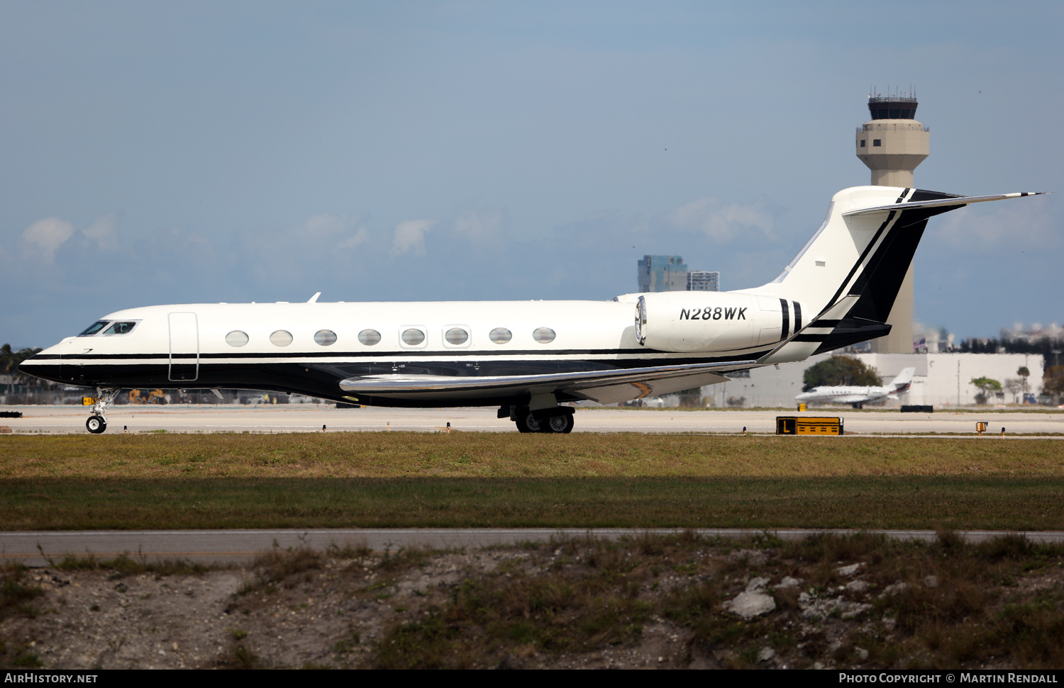Aircraft Photo of N288WK | Gulfstream Aerospace G650ER (G-VI) | AirHistory.net #689227