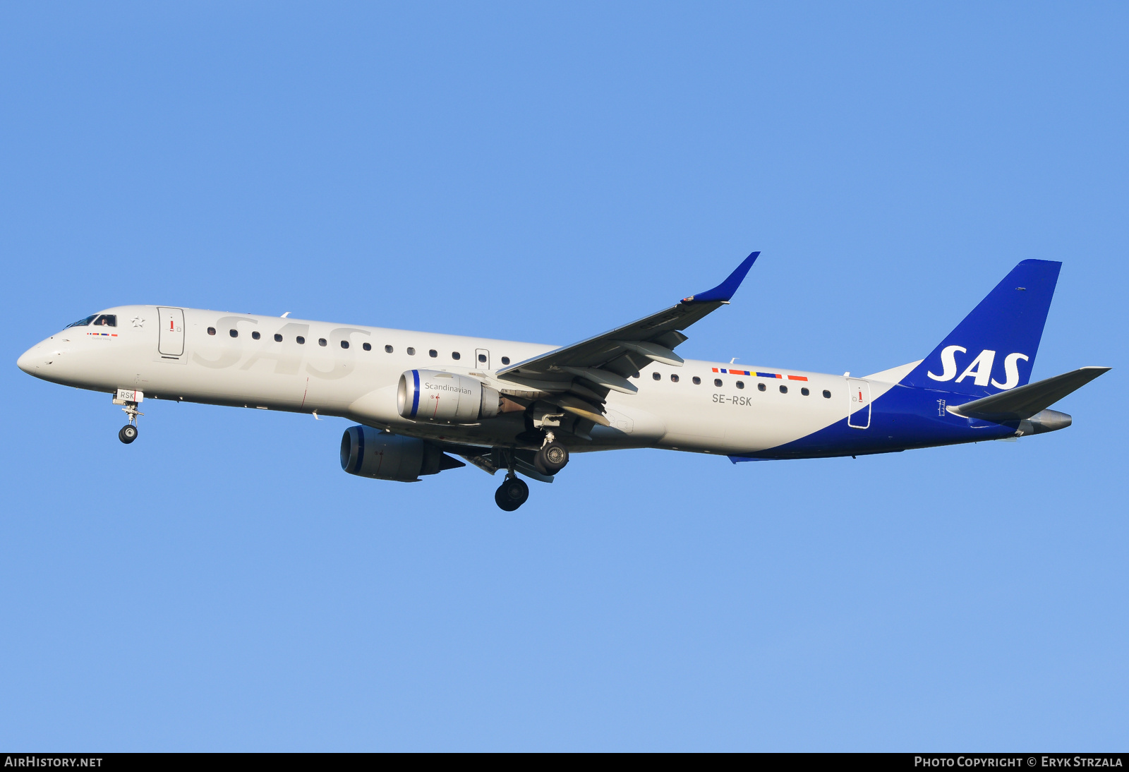 Aircraft Photo of SE-RSK | Embraer 195LR (ERJ-190-200LR) | Scandinavian Airlines - SAS | AirHistory.net #689306
