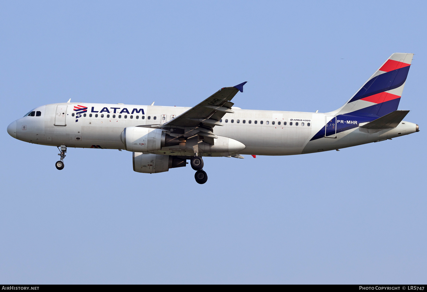 Aircraft Photo of PR-MHR | Airbus A320-214 | LATAM Airlines | AirHistory.net #689334