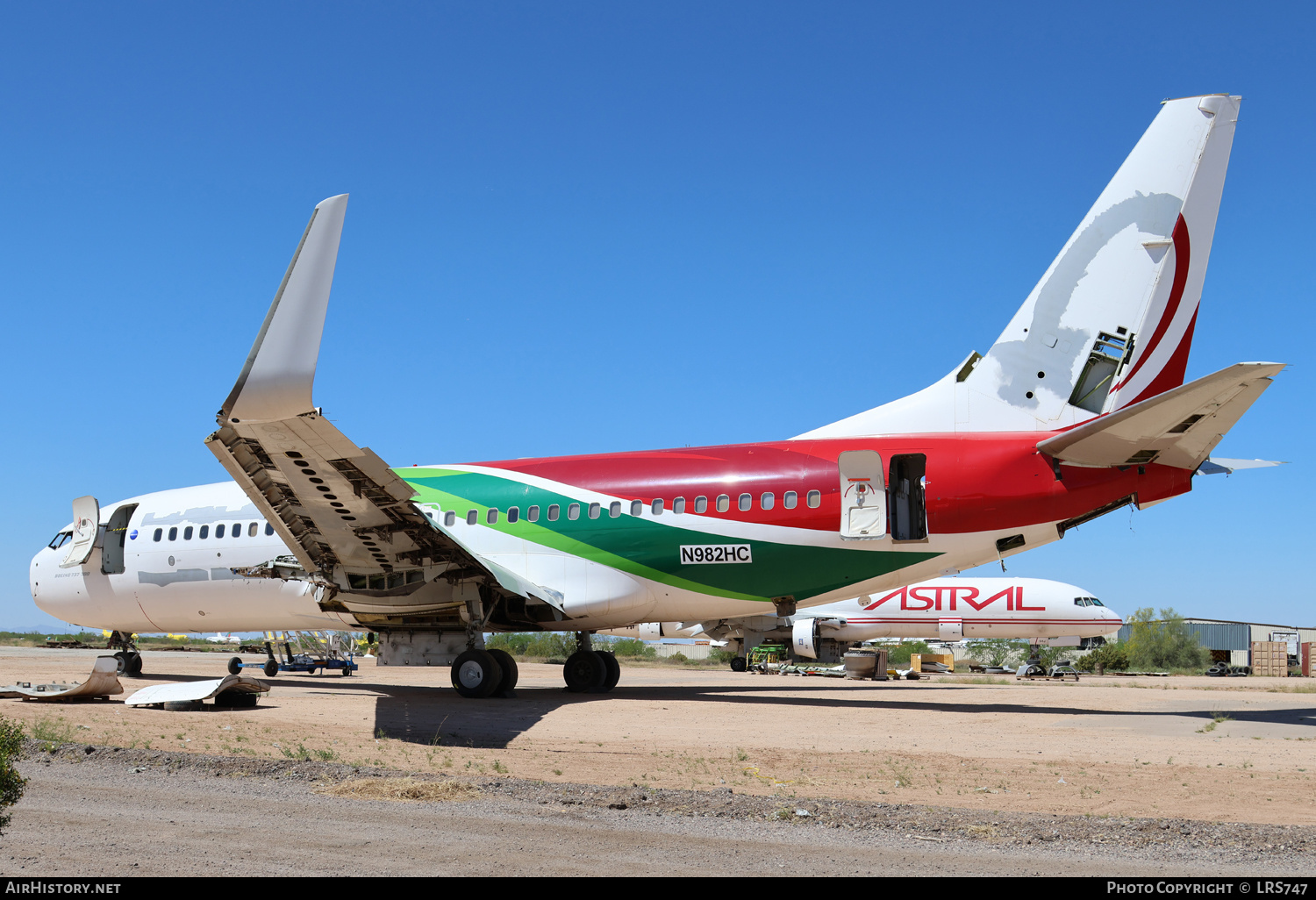 Aircraft Photo of N982HC | Boeing 737-7B6 | AirHistory.net #689347