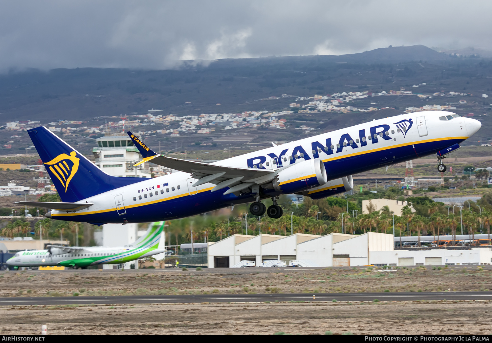 Aircraft Photo of 9H-VUN | Boeing 737-8200 Max 200 | Ryanair | AirHistory.net #689353