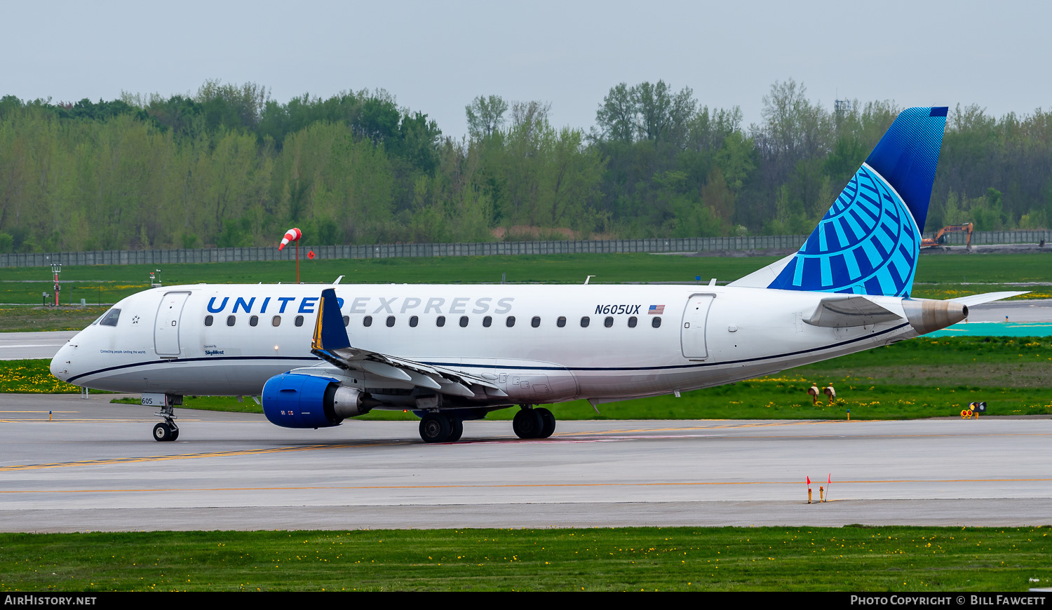 Aircraft Photo of N605UX | Embraer 175LL (ERJ-170-200LL) | United Express | AirHistory.net #689355