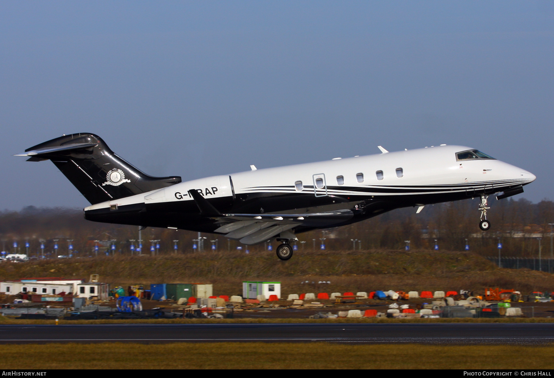 Aircraft Photo of G-MRAP | Bombardier Challenger 300 (BD-100-1A10) | AirHistory.net #689407