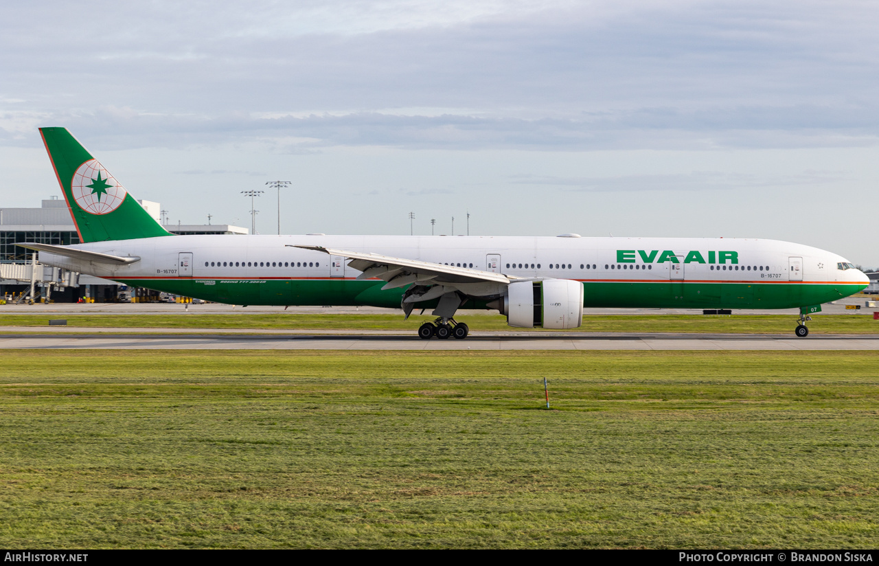 Aircraft Photo of B-16707 | Boeing 777-35E/ER | EVA Air | AirHistory.net #689528