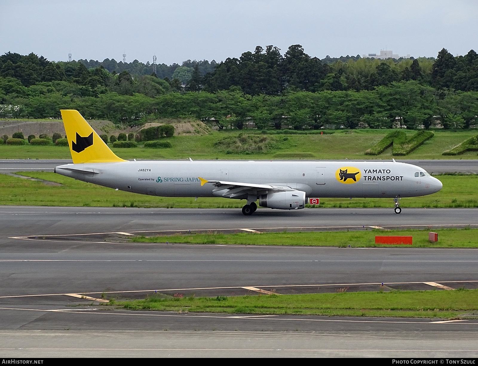 Aircraft Photo of JA82YA | Airbus A321-231/P2F | Yamato Transport Global | AirHistory.net #689594