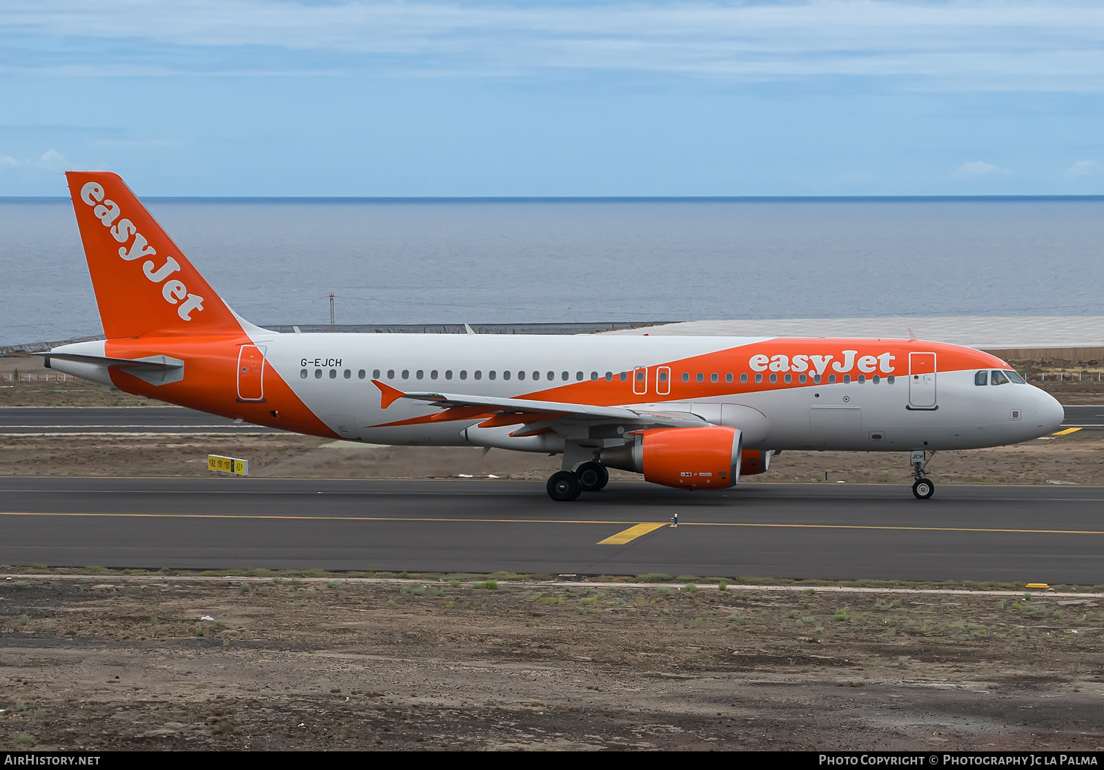 Aircraft Photo of G-EJCH | Airbus A320-214 | EasyJet | AirHistory.net #689631