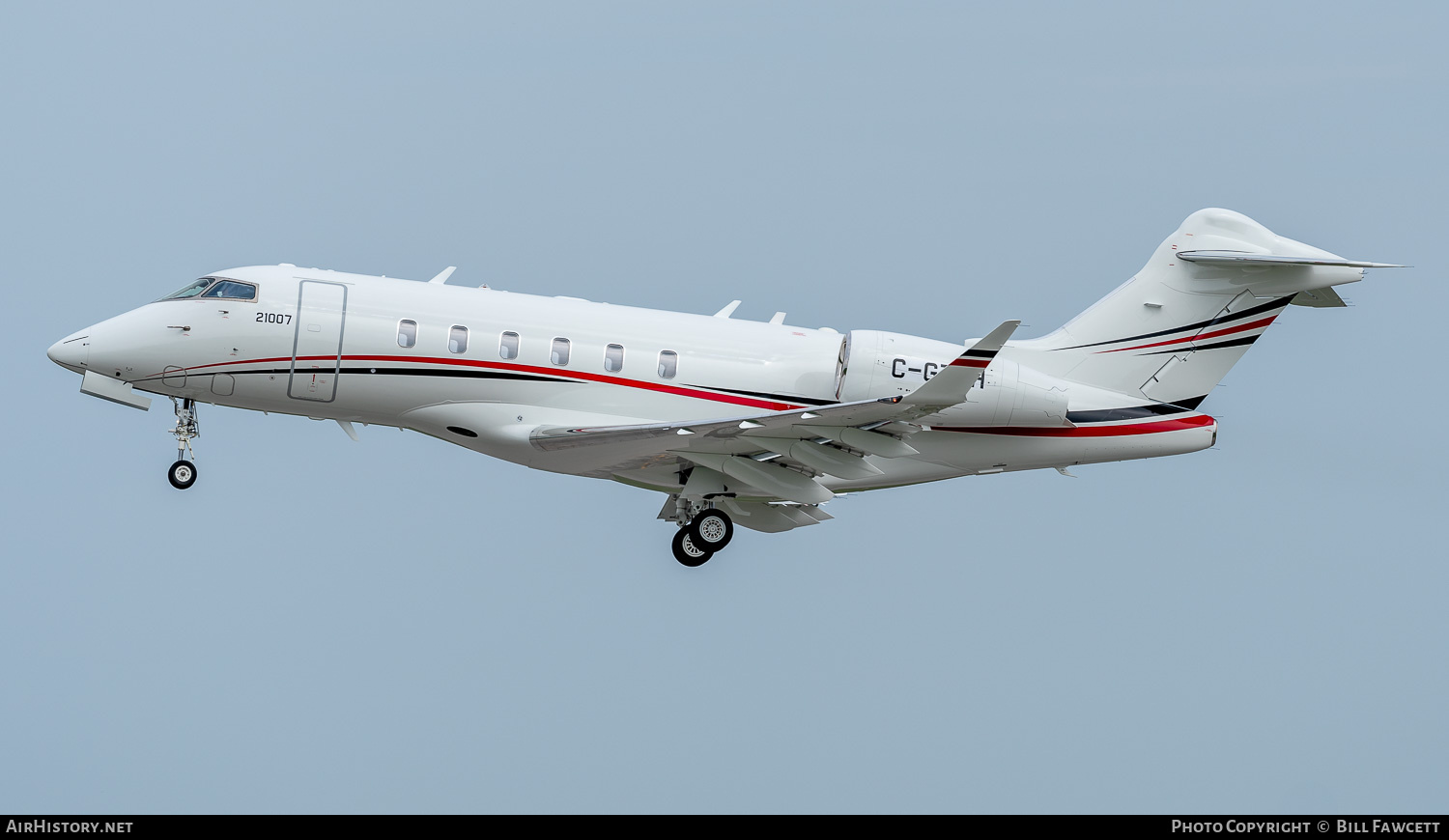 Aircraft Photo of C-GZUH | Bombardier Challenger 350 (BD-100-1A10) | AirHistory.net #689737