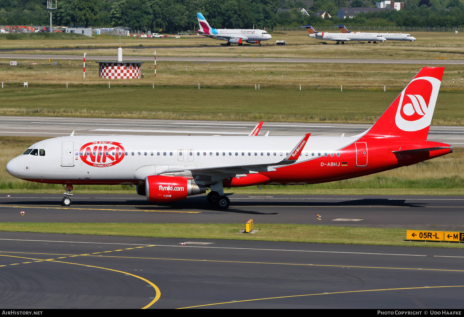 Aircraft Photo of D-ABHJ | Airbus A320-214 | Niki | AirHistory.net #689831