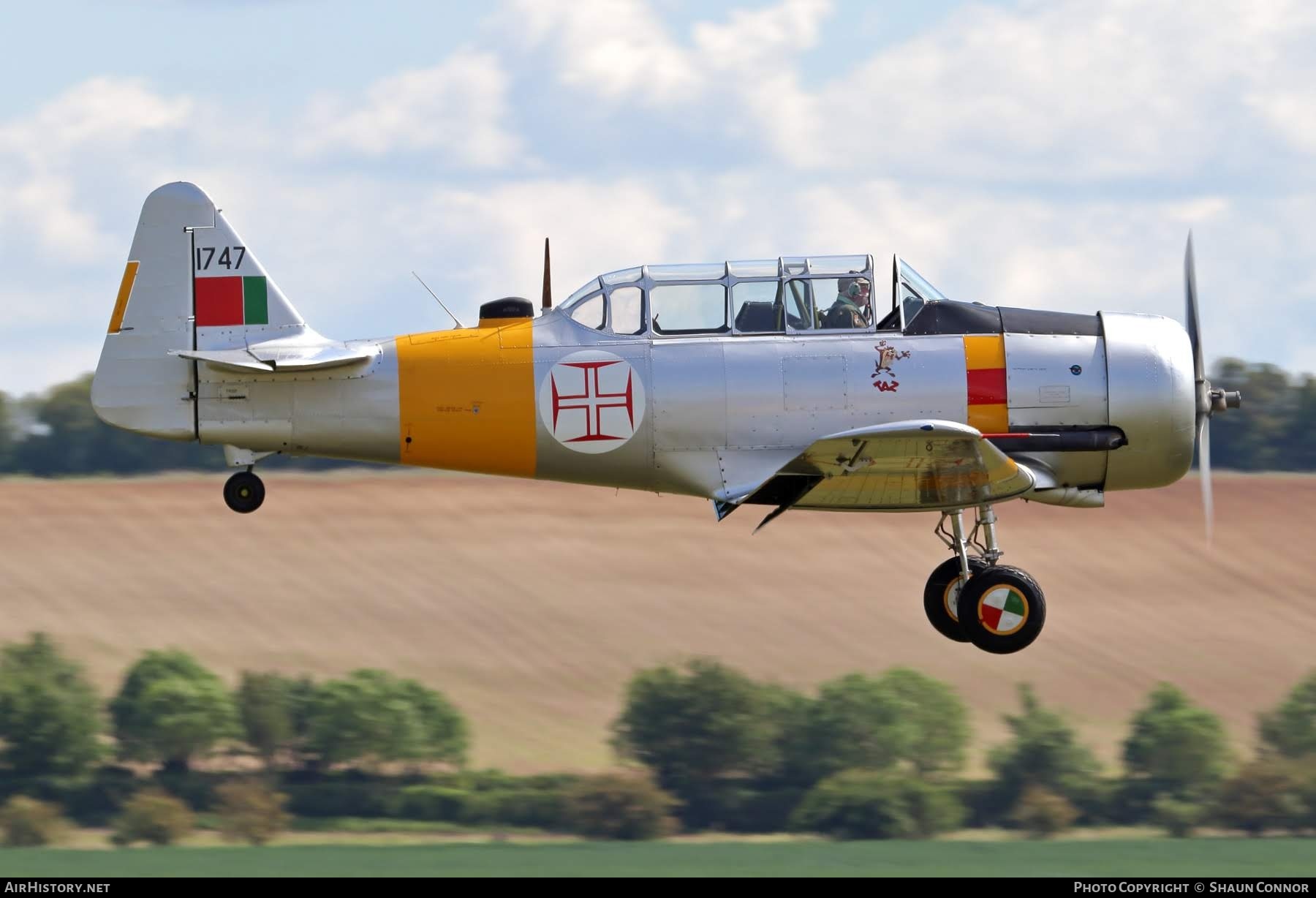 Aircraft Photo of G-BGPB / 1747 | North American T-6J Harvard Mk IV | Portugal - Air Force | AirHistory.net #689865