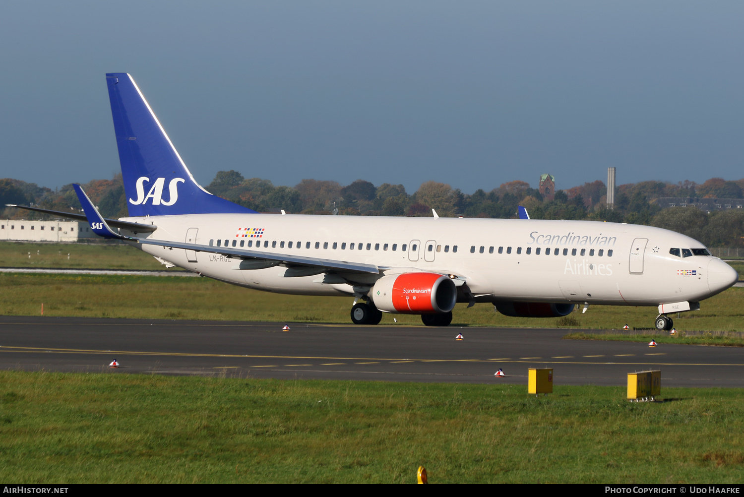 Aircraft Photo of LN-RGE | Boeing 737-86N | Scandinavian Airlines - SAS | AirHistory.net #690091