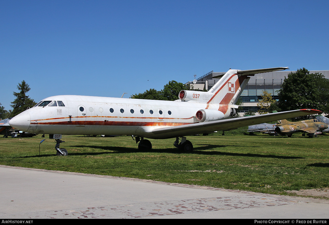 Aircraft Photo of 037 | Yakovlev Yak-40 | Poland - Air Force | AirHistory.net #690176