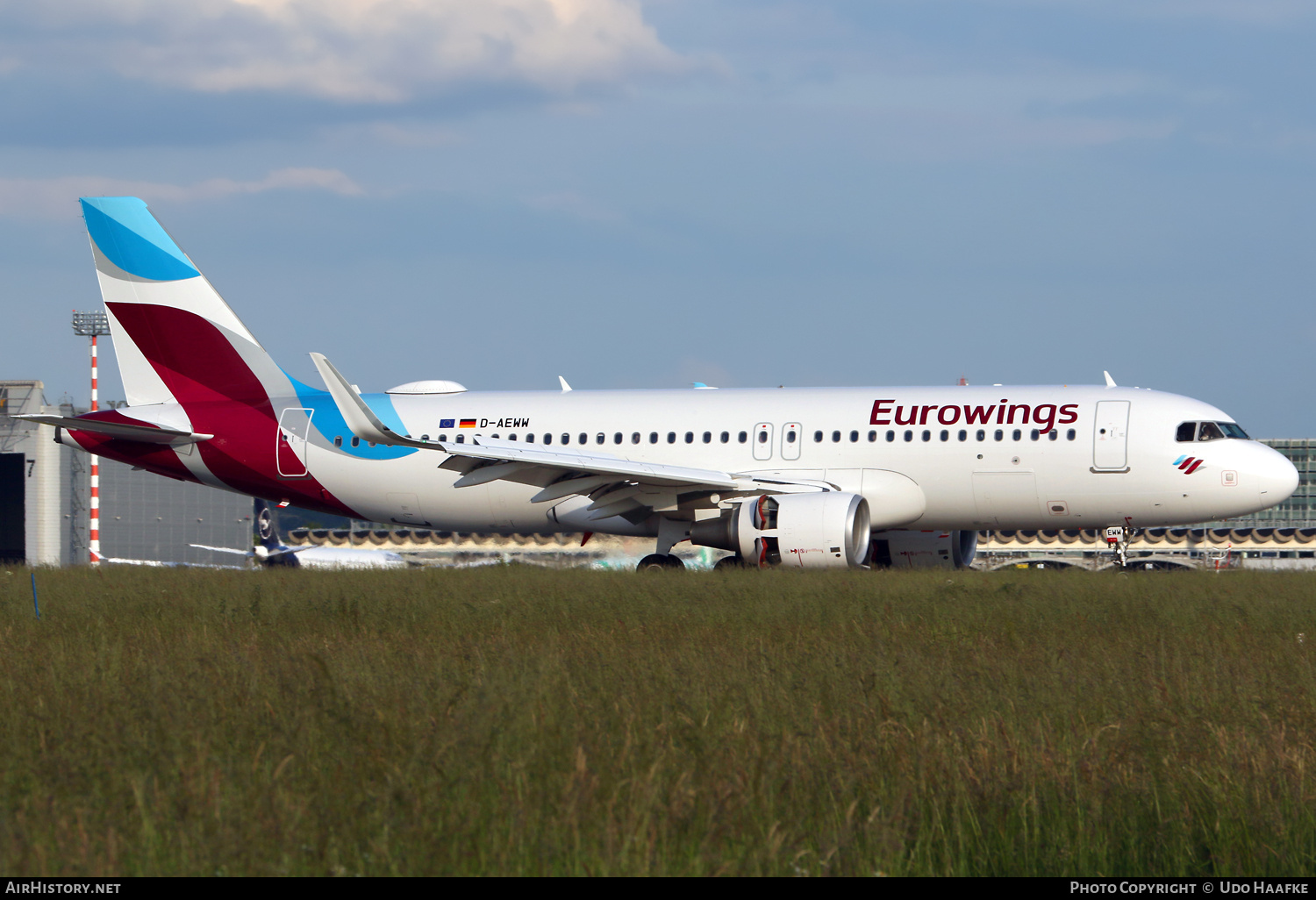 Aircraft Photo of D-AEWW | Airbus A320-214 | Eurowings | AirHistory.net #690308