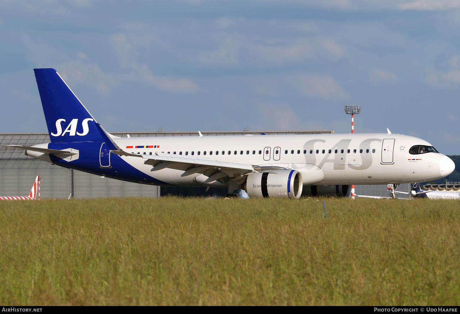Aircraft Photo of EI-SIZ | Airbus A320-251N | Scandinavian Airlines - SAS | AirHistory.net #690330