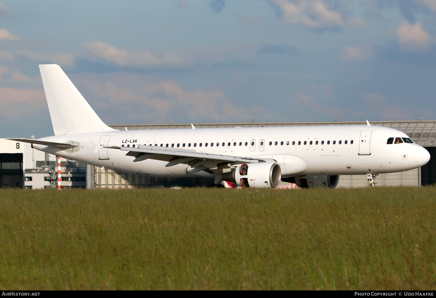 Aircraft Photo of LZ-LAK | Airbus A320-214 | AirHistory.net #690356