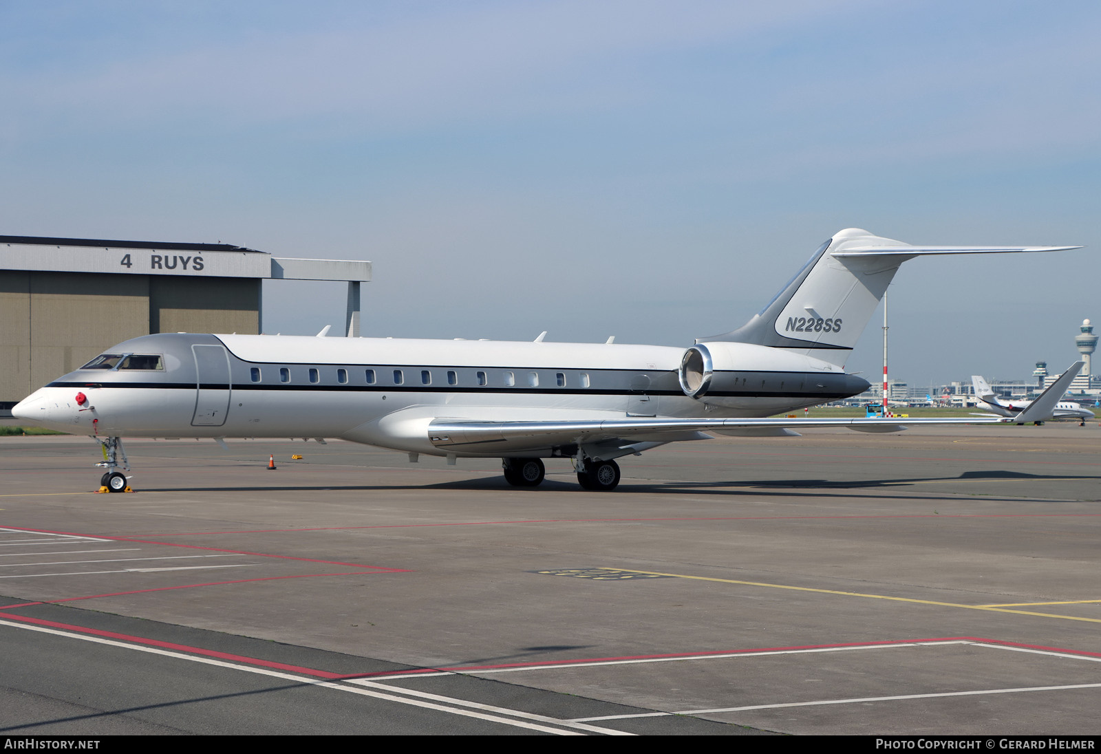 Aircraft Photo of N228SS | Bombardier Global Express (BD-700-1A10) | AirHistory.net #690358