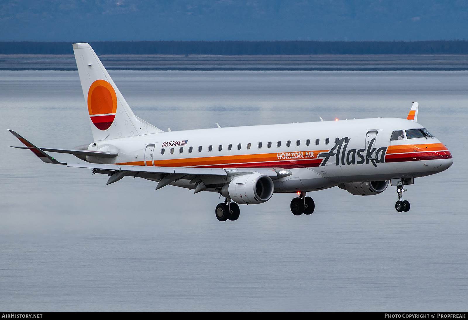 Aircraft Photo of N652MK | Embraer 175LR (ERJ-170-200LR) | Alaska Airlines | AirHistory.net #690416