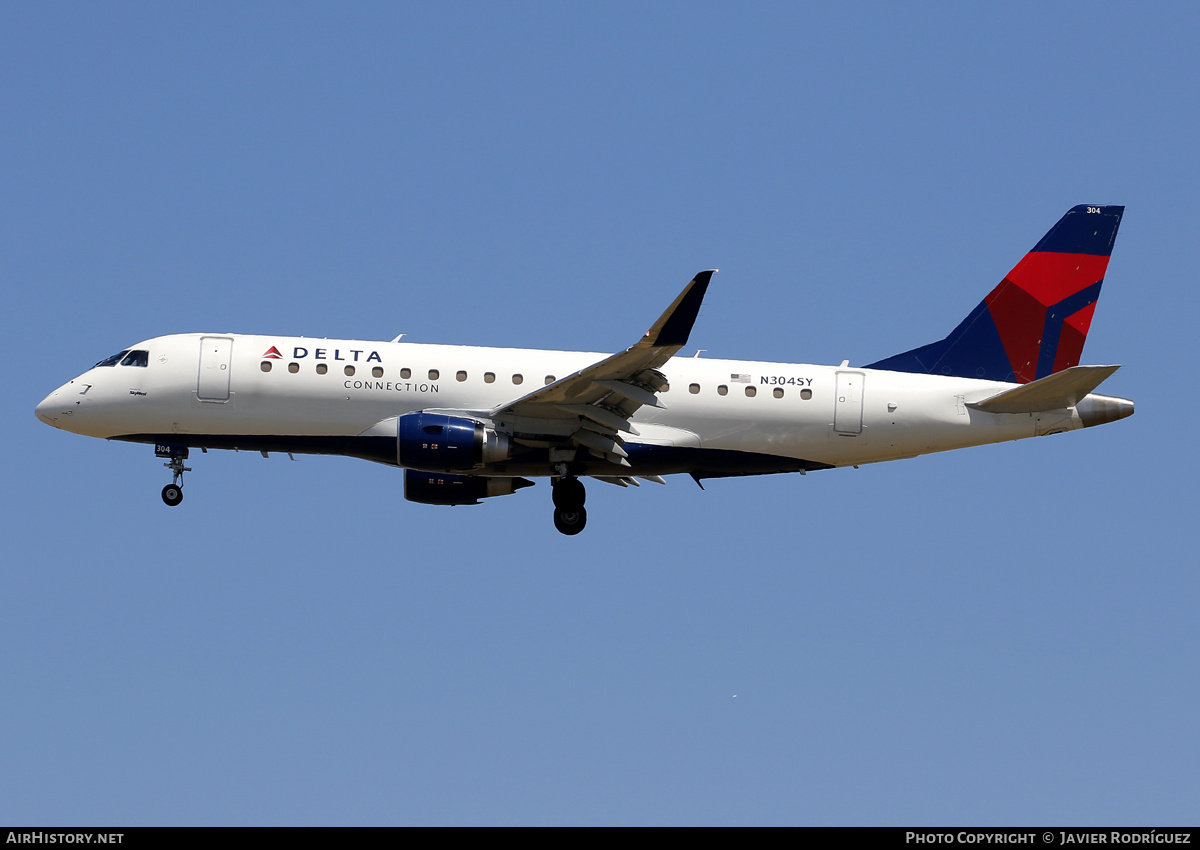 Aircraft Photo of N304SY | Embraer 175LL (ERJ-170-200LL) | Delta Connection | AirHistory.net #690461