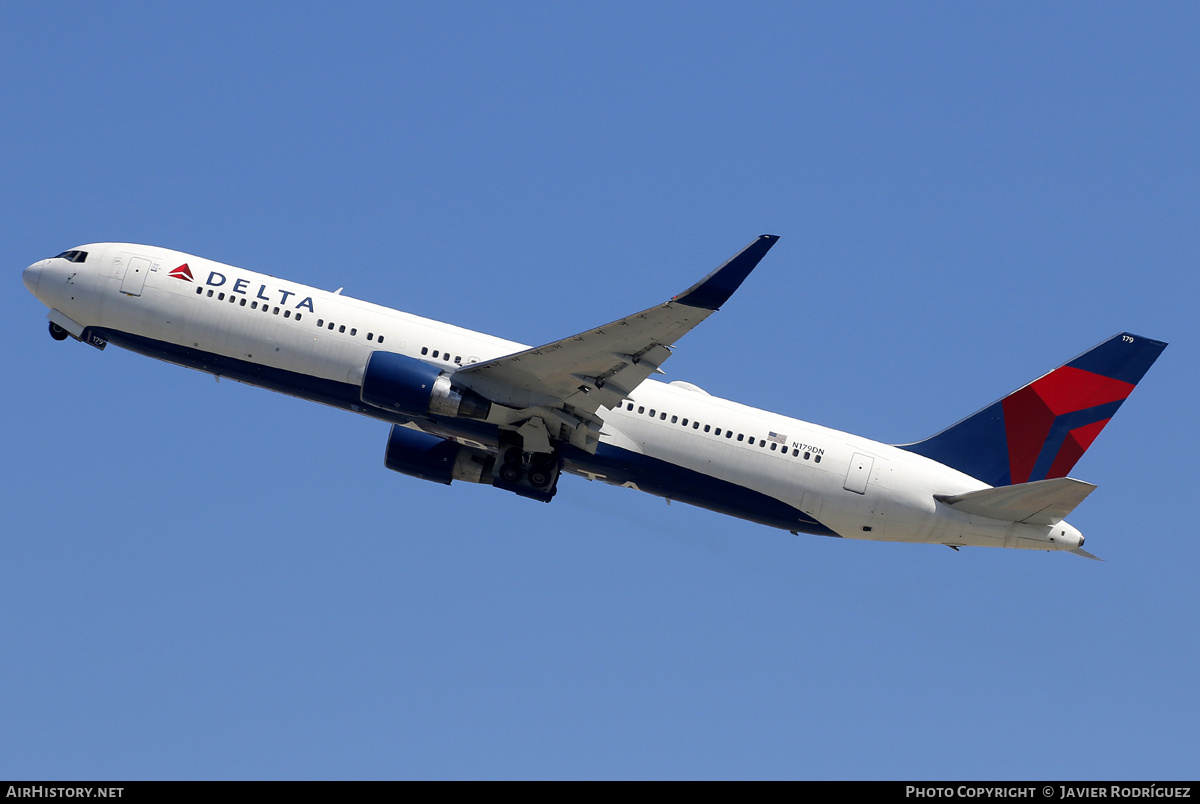 Aircraft Photo of N179DN | Boeing 767-332/ER | Delta Air Lines | AirHistory.net #690475