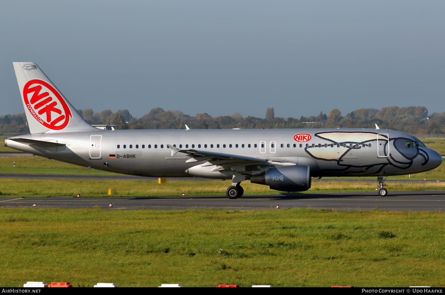 Aircraft Photo of D-ABHK | Airbus A320-214 | Niki | AirHistory.net #690566