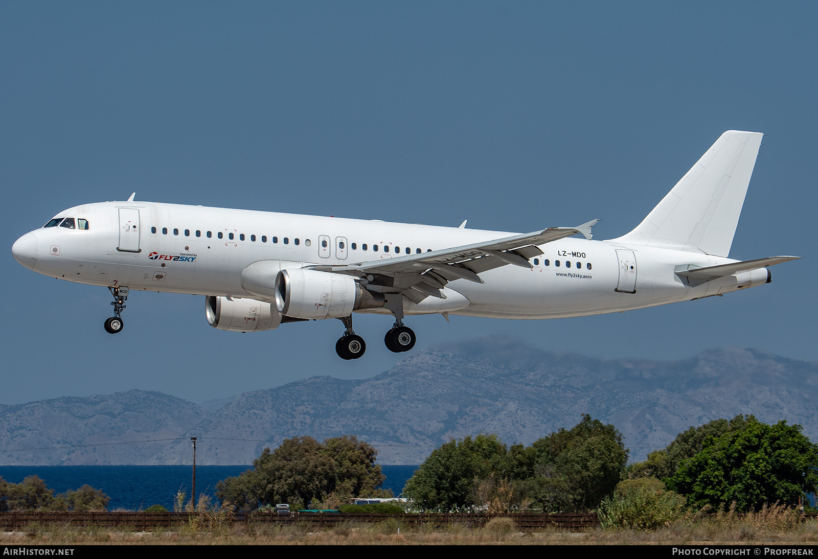 Aircraft Photo of LZ-MDO | Airbus A320-214 | Fly2Sky | AirHistory.net #690624