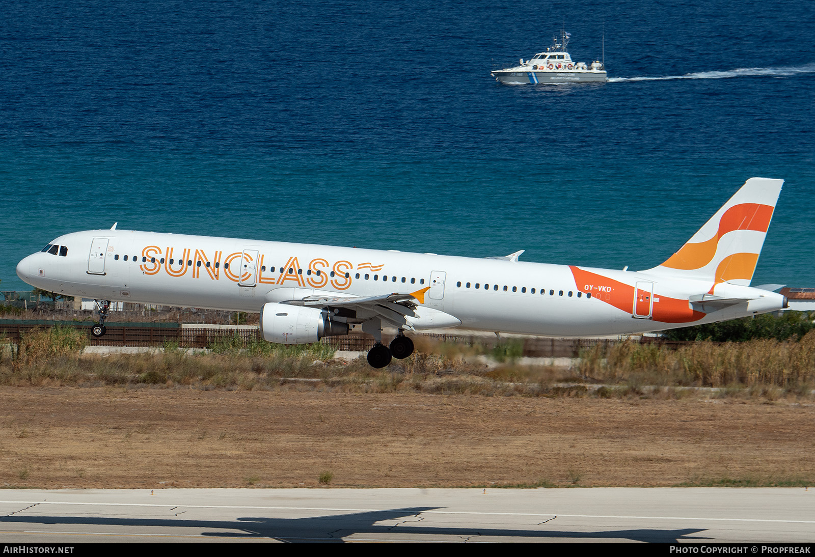 Aircraft Photo of OY-VKD | Airbus A321-211 | Sunclass Airlines | AirHistory.net #690626