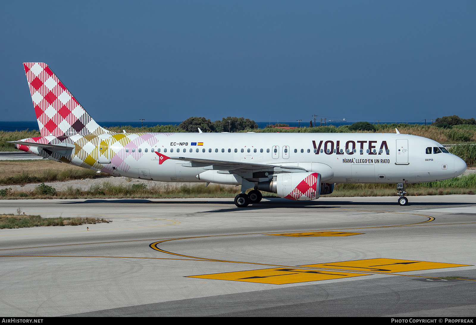 Aircraft Photo of EC-NPB | Airbus A320-214 | Volotea | AirHistory.net #690669