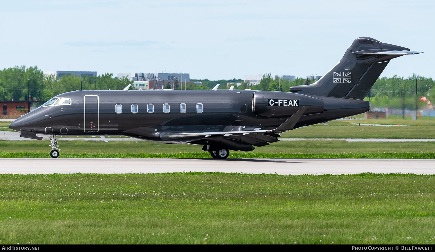 Aircraft Photo of C-FEAK | Bombardier Challenger 350 (BD-100-1A10) | AirHistory.net #690770