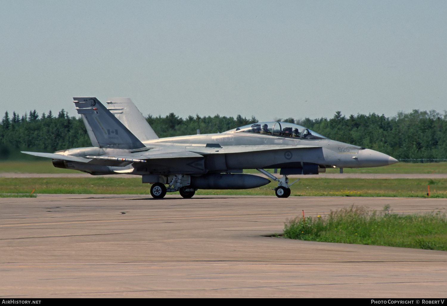 Aircraft Photo of 188925 | McDonnell Douglas CF-188B Hornet | Canada - Air Force | AirHistory.net #690803