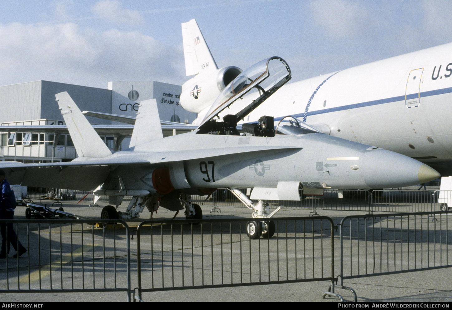 Aircraft Photo of 161249 | McDonnell Douglas F/A-18B Hornet | USA - Navy | AirHistory.net #690846