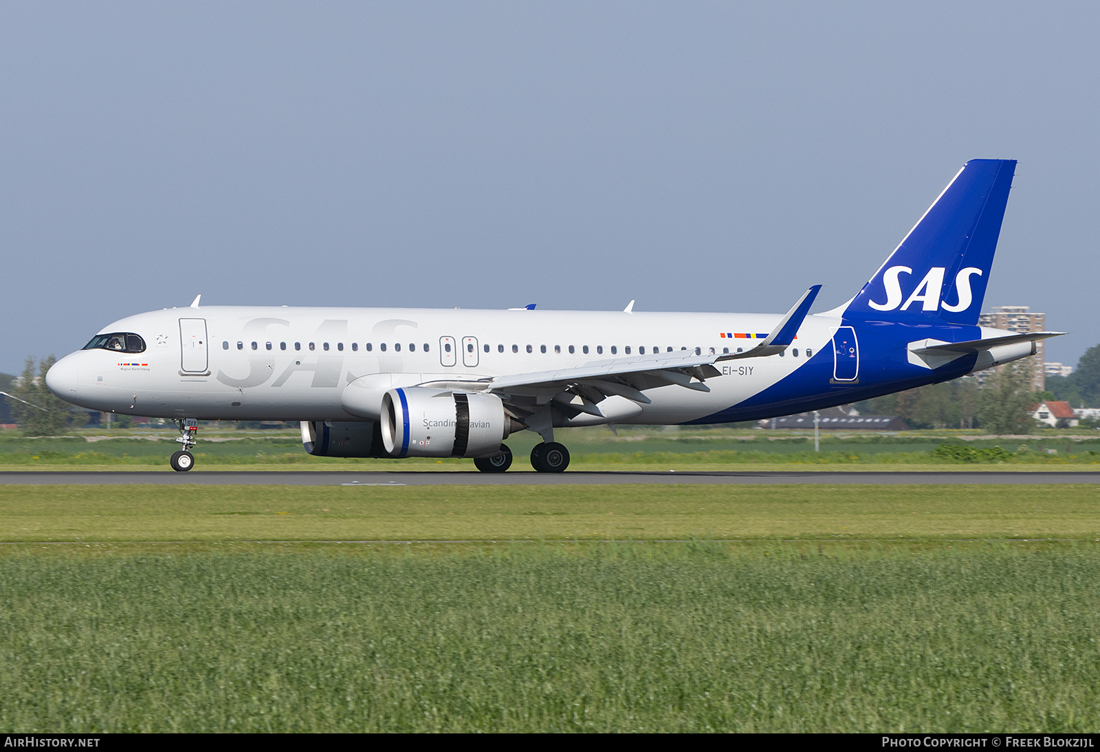 Aircraft Photo of EI-SIY | Airbus A320-251N | Scandinavian Airlines - SAS | AirHistory.net #690911