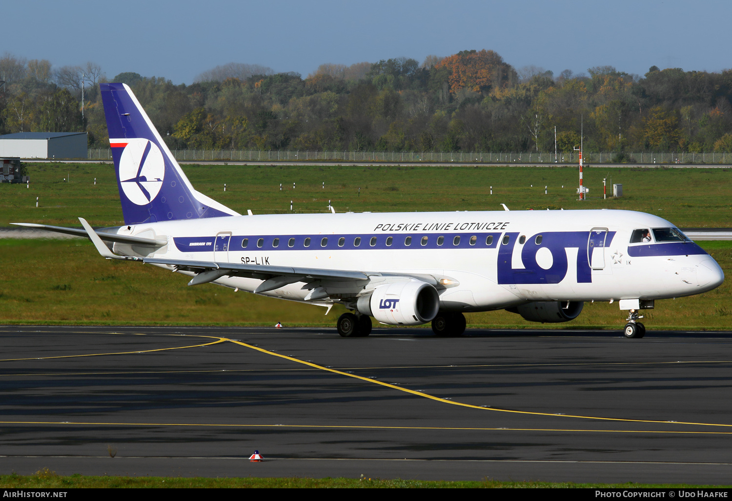 Aircraft Photo of SP-LIK | Embraer 175LR (ERJ-170-200LR) | LOT Polish Airlines - Polskie Linie Lotnicze | AirHistory.net #691043
