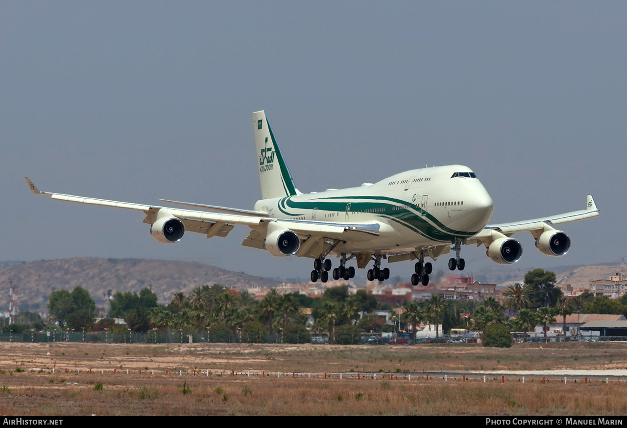 Aircraft Photo of HZ-WBT7 | Boeing 747-4J6 | Kingdom Holding Company | AirHistory.net #691099