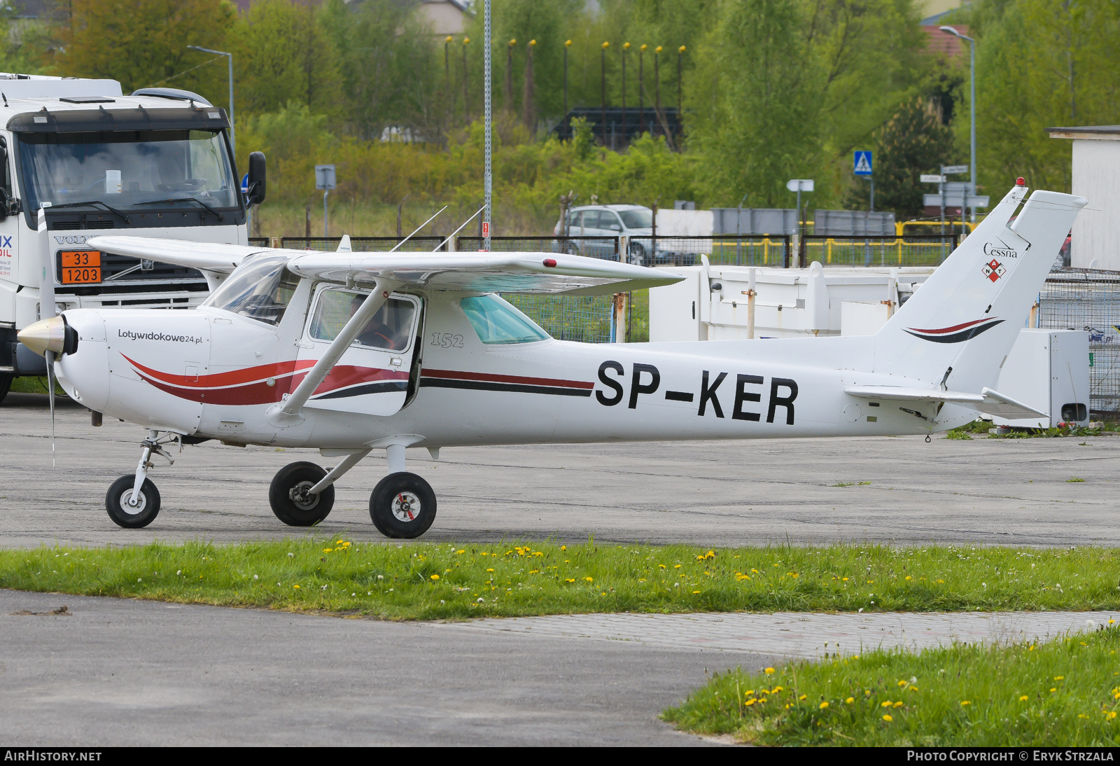 Aircraft Photo of SP-KER | Cessna 152 | Aeroklub Nowy Targ | AirHistory.net #691143