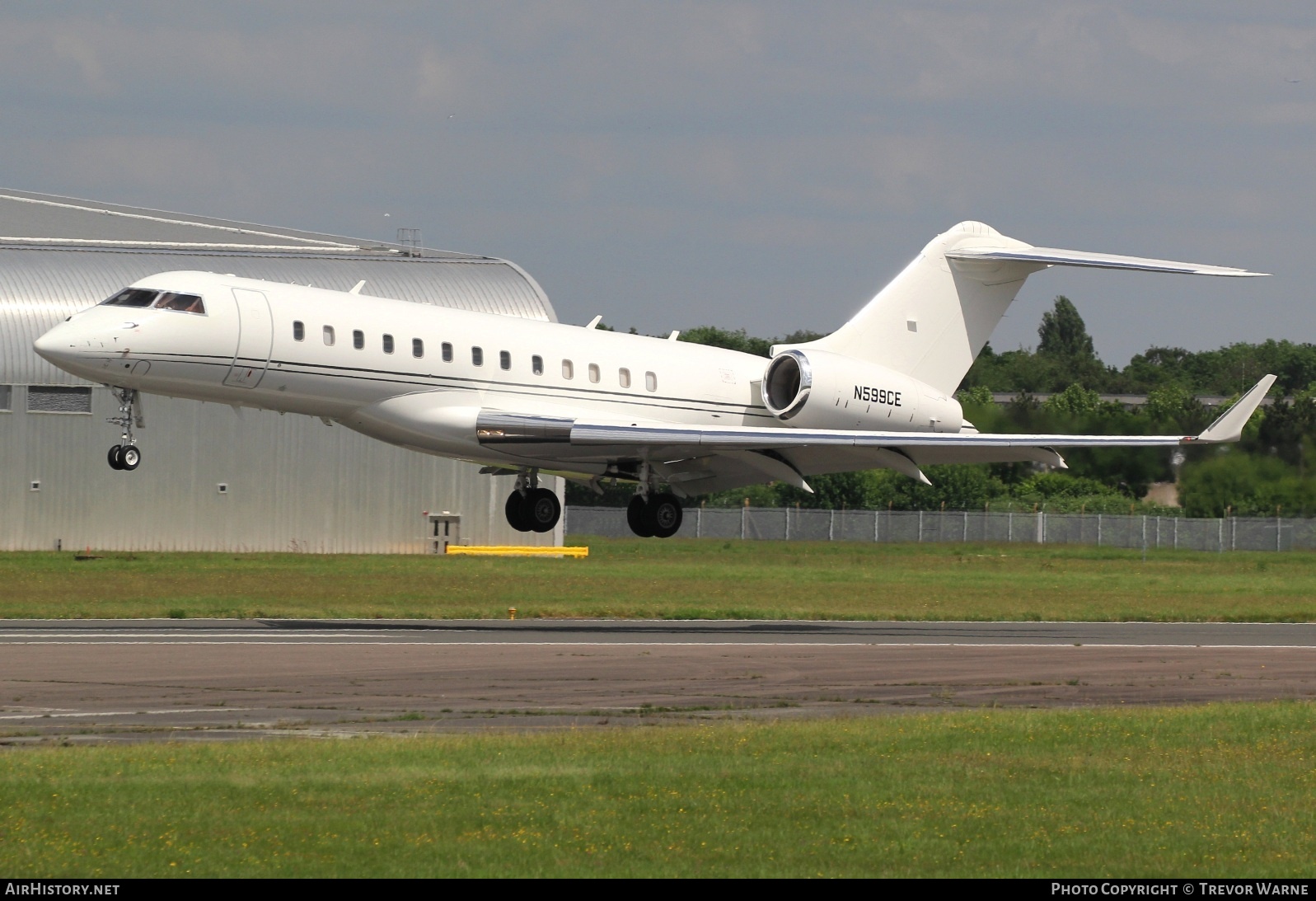 Aircraft Photo of N599CE | Bombardier Global 6000 (BD-700-1A10) | AirHistory.net #691228