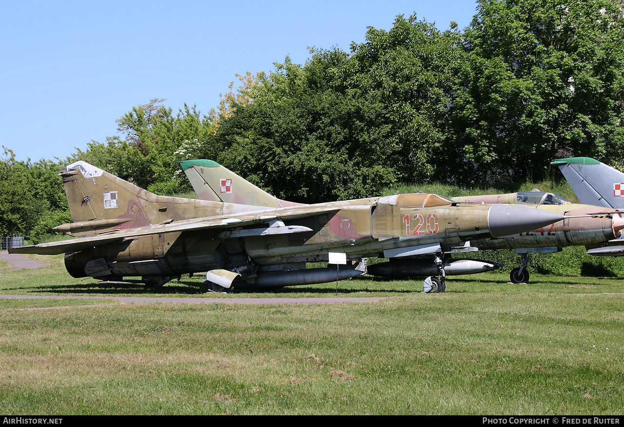 Aircraft Photo of 120 | Mikoyan-Gurevich MiG-23MF | Poland - Air Force | AirHistory.net #691271