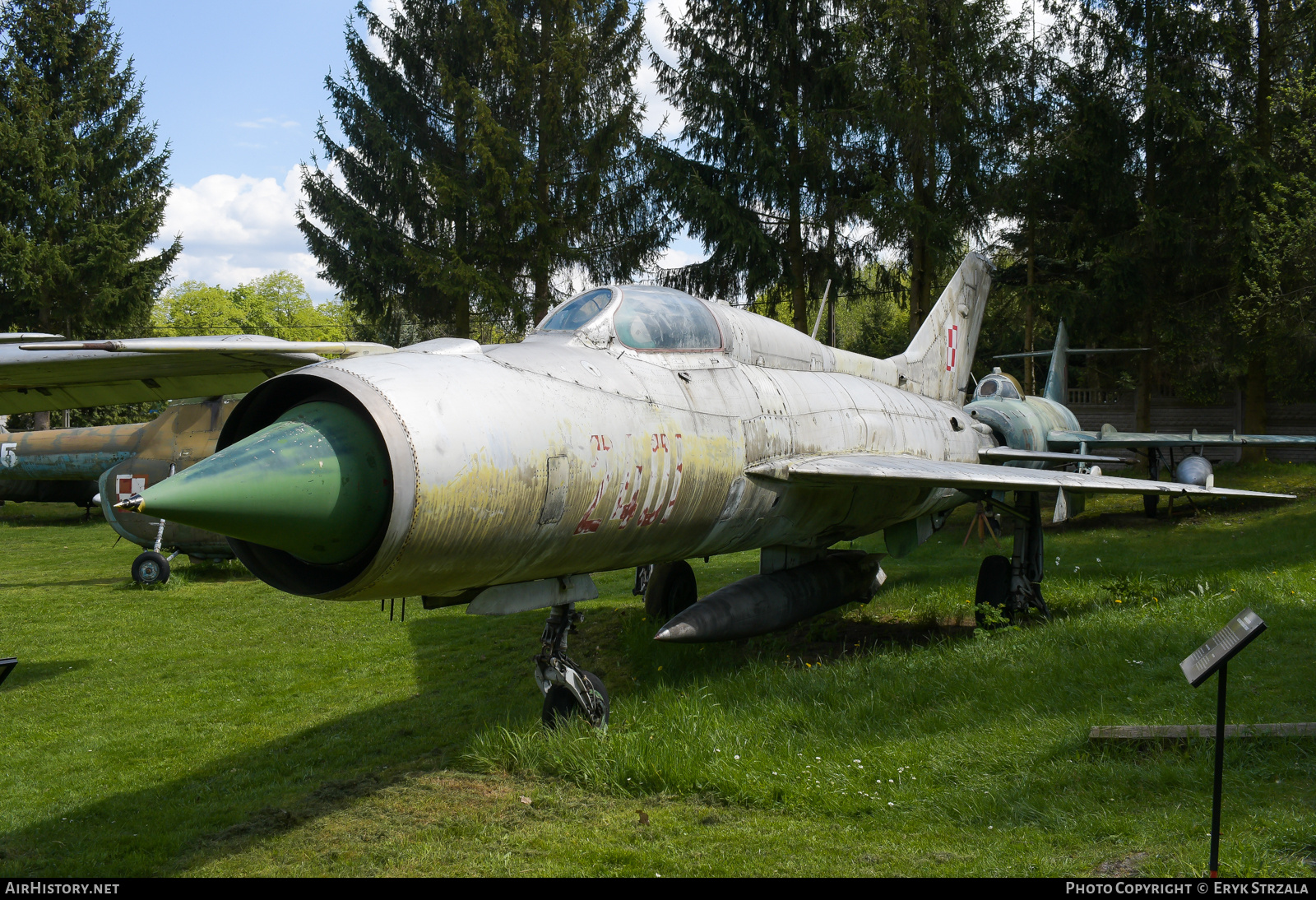 Aircraft Photo of 2401 | Mikoyan-Gurevich MiG-21PF | Poland - Air Force | AirHistory.net #691383