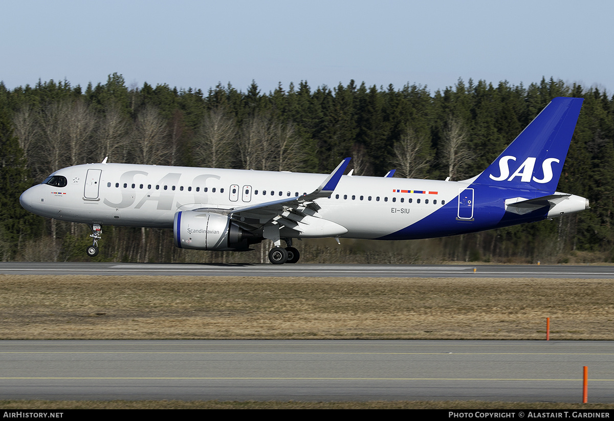 Aircraft Photo of EI-SIU | Airbus A320-251N | Scandinavian Airlines - SAS | AirHistory.net #691388