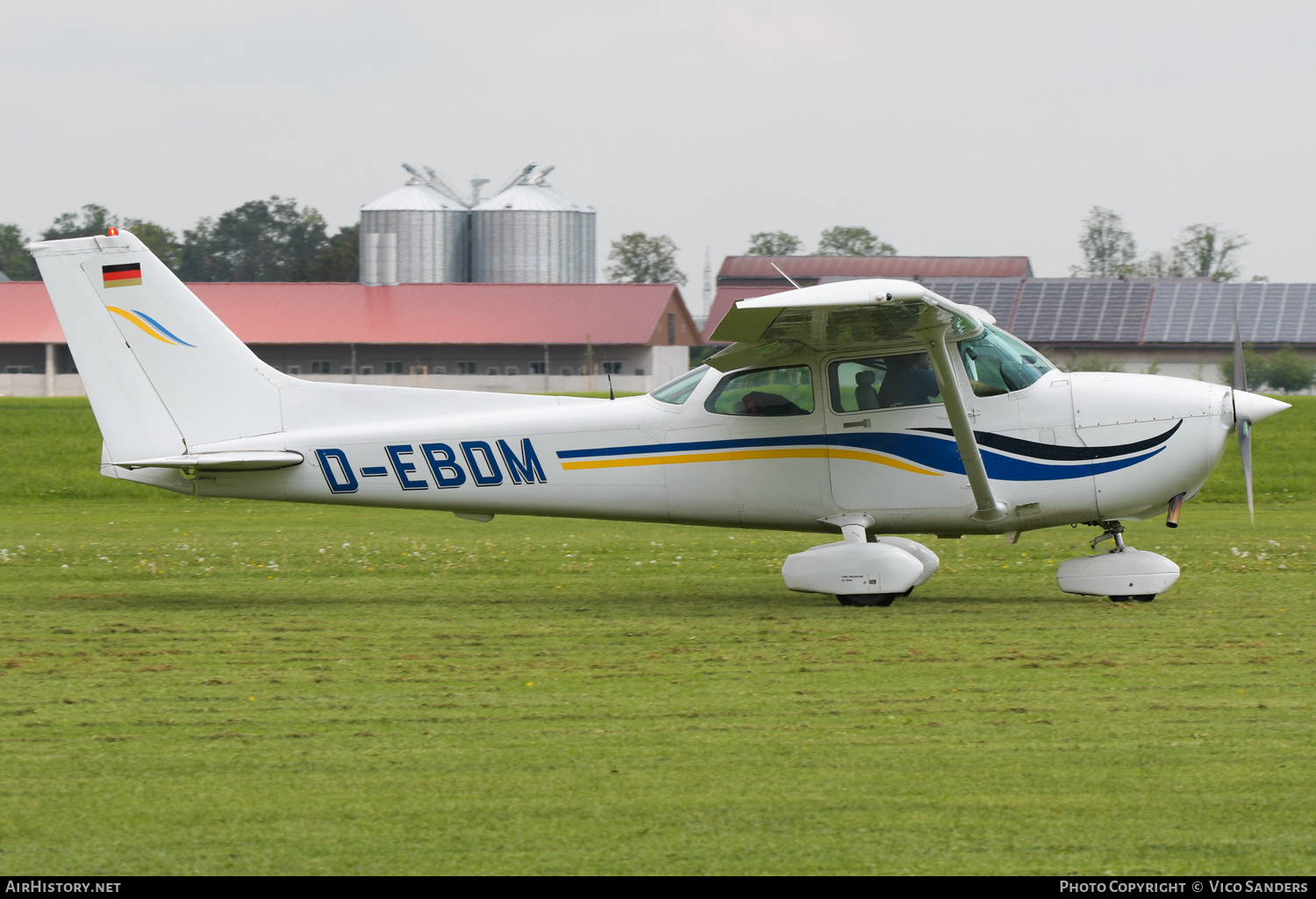 Aircraft Photo of D-EBDM | Cessna 172P Skyhawk | AirHistory.net #691391