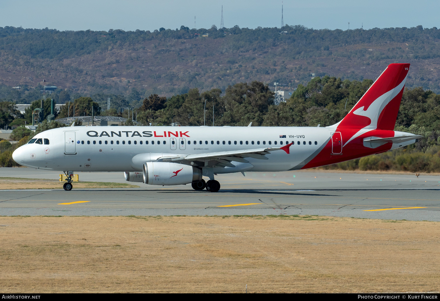 Aircraft Photo of VH-UVQ | Airbus A320-232 | QantasLink | AirHistory.net #691400