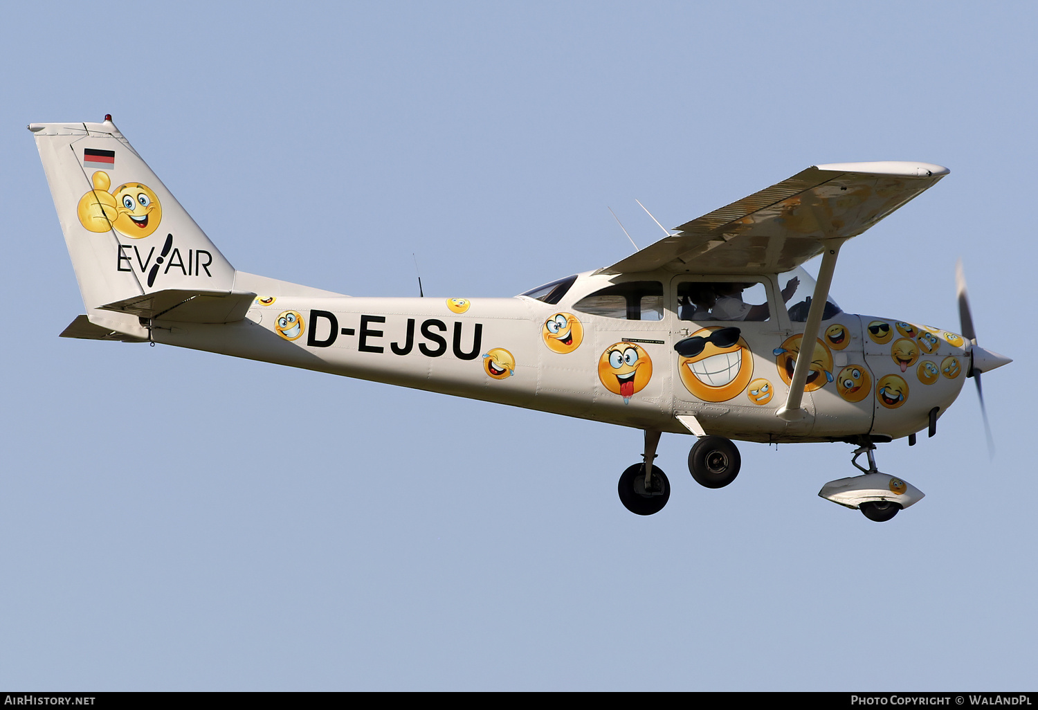 Aircraft Photo of D-EJSU | Reims F172H Skyhawk | EVAir Organizacja Szkolenia Lotniczego | AirHistory.net #691432