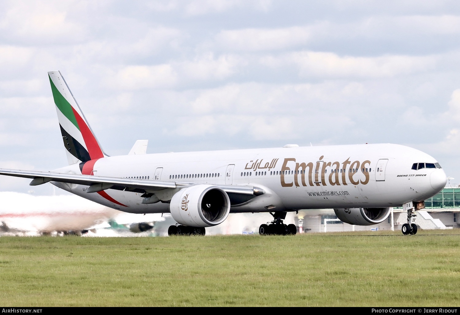 Aircraft Photo of A6-EPA | Boeing 777-31H/ER | Emirates | AirHistory.net #691465