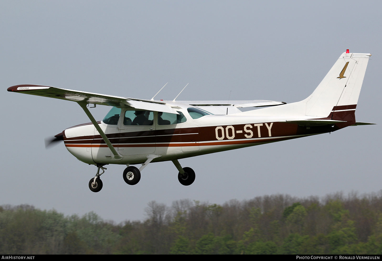 Aircraft Photo of OO-STY | Cessna 172N Skyhawk II | AirHistory.net #691906