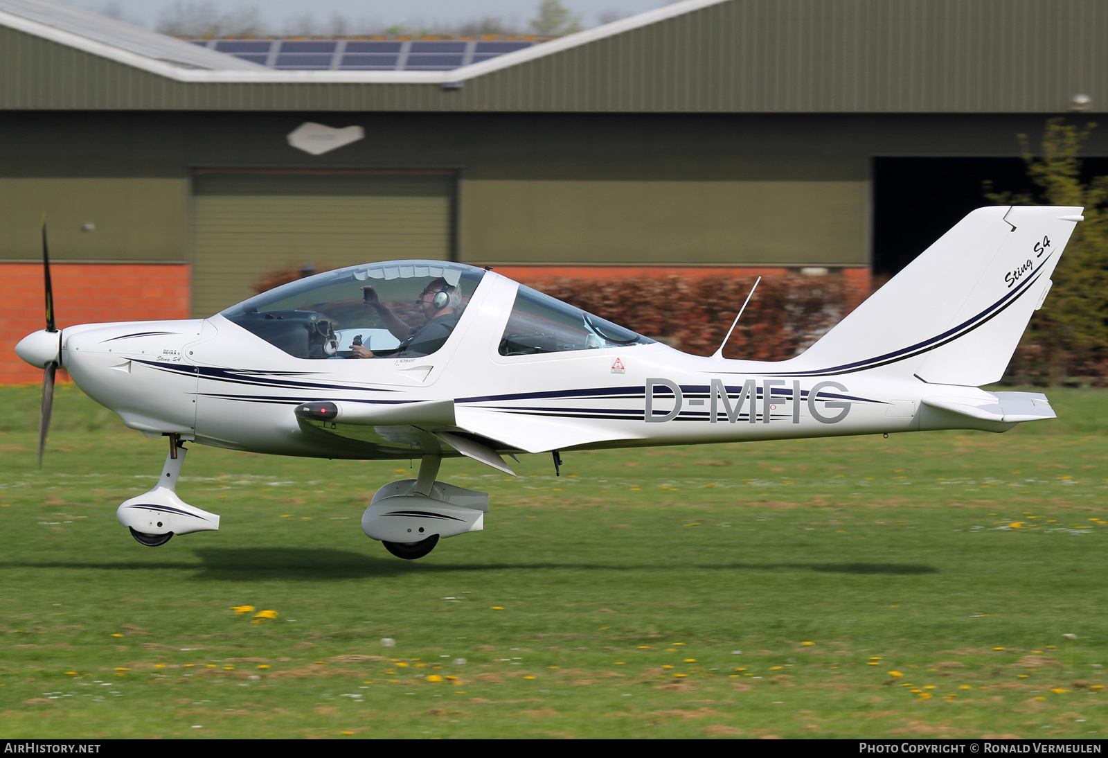 Aircraft Photo of D-MFIG | TL-Ultralight TL-2000 Sting S4 | AirHistory.net #691909
