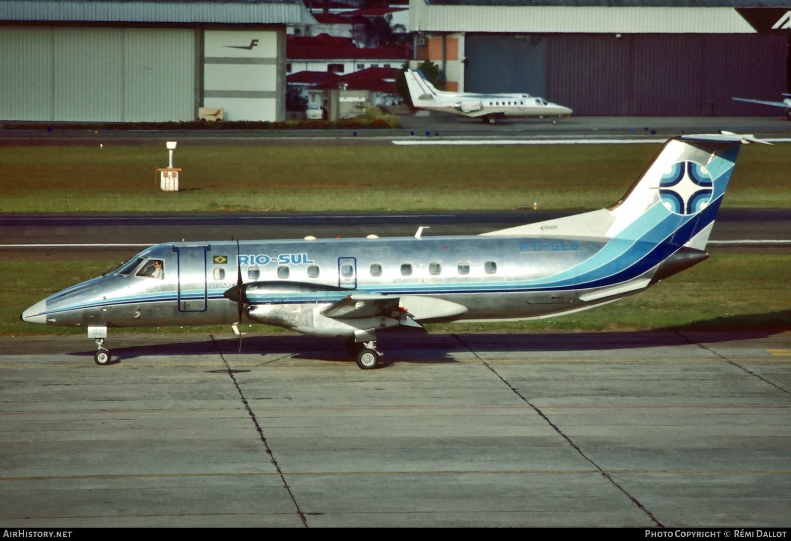 Aircraft Photo of PT-SLB | Embraer EMB-120RT Brasilia | Rio-Sul | AirHistory.net #692072