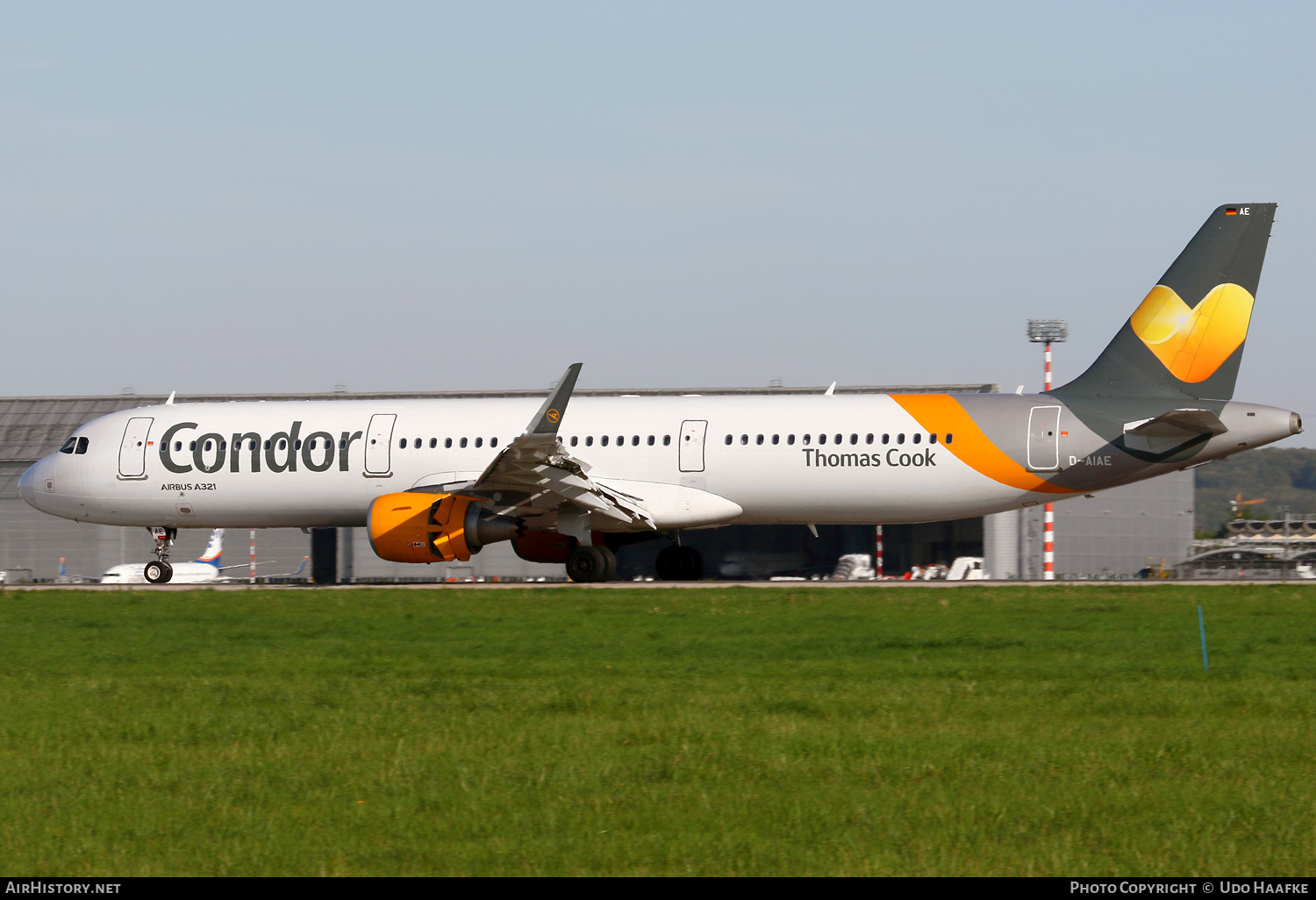 Aircraft Photo of D-AIAE | Airbus A321-211 | Condor Flugdienst | AirHistory.net #692264