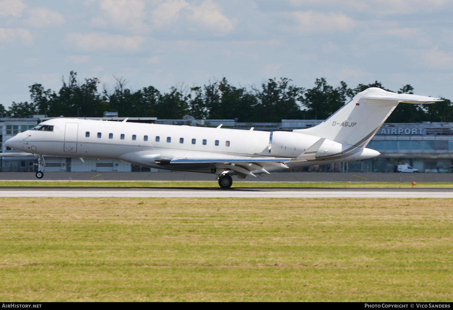 Aircraft Photo of D-AGJP | Bombardier Global 6000 (BD-700-1A10) | AirHistory.net #692289