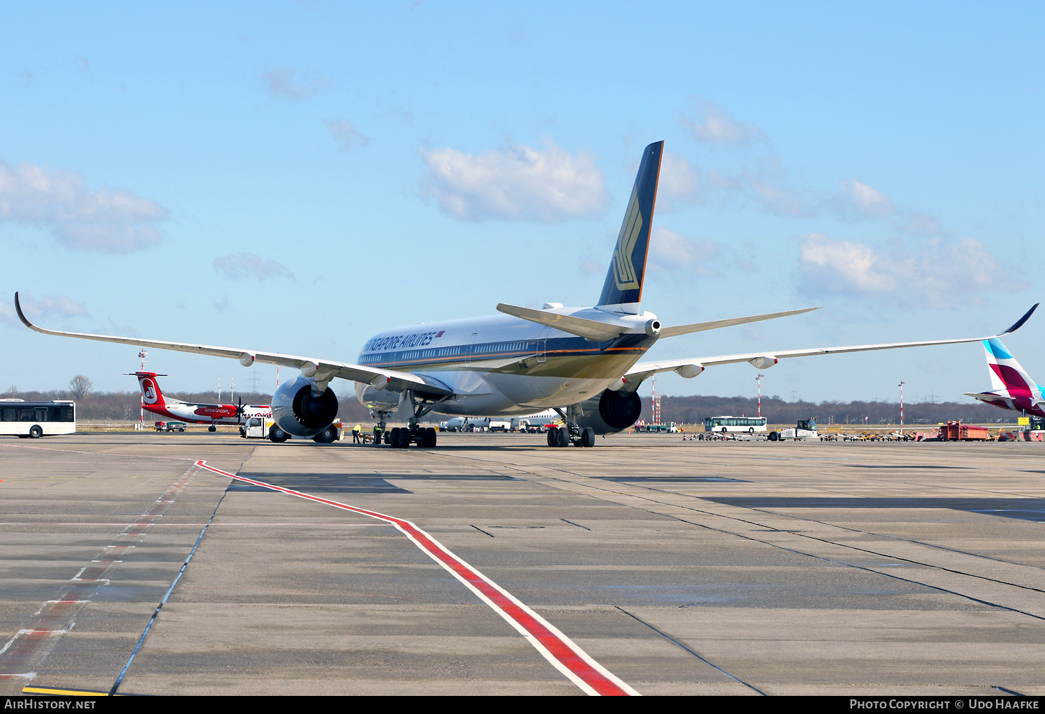 Aircraft Photo of 9V-SMQ | Airbus A350-941 | Singapore Airlines | AirHistory.net #692300